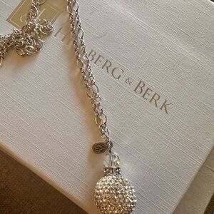 Gorgeous like new Hilberg and berk white sparkle ball statement Necklace